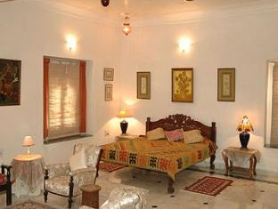 Hotel Pahuna Haveli Udaipur Exterior photo